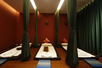 福州泰式按摩的被动瑜伽：当身体被折叠成诗